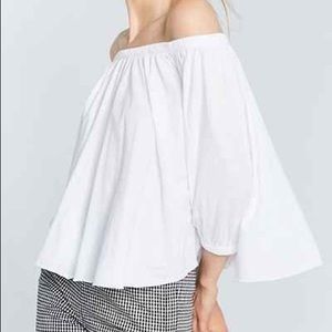 Truly Madly Deeply Cold Shouldered Top Size M used